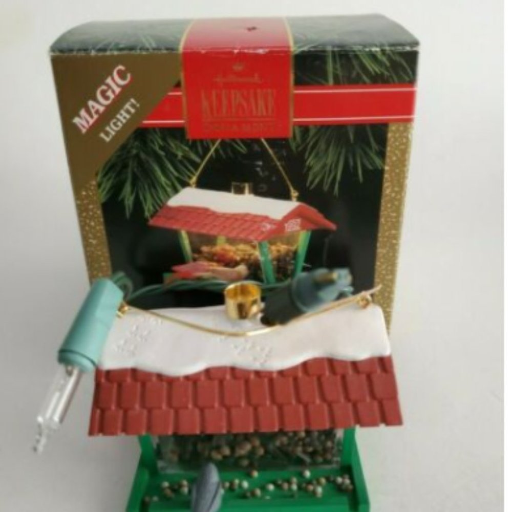 1992 Hallmark Keepsake Ornament Feathered Friends